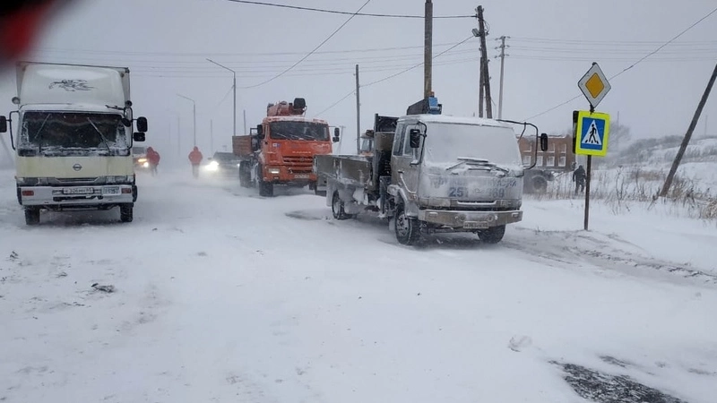 15 взрослых сахалинцев и ребенок спаслись от стихии в Ильинском