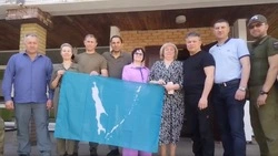 «Помогаем всей Россией»: сенатор Хапочкин доставил груз помощи местным жителям в ДНР