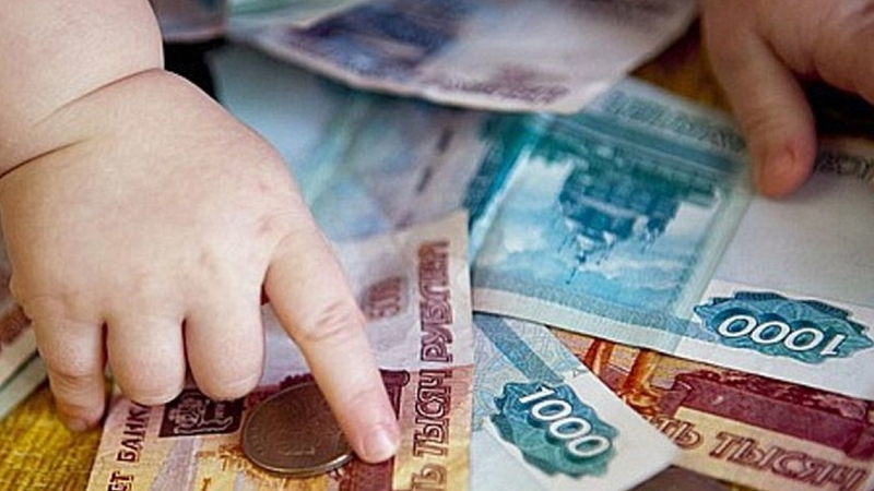 «Единая Россия» против новых правил Минтруда по выплате пособий по уходу за ребенком