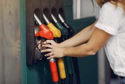 В четырех районах Сахалина снизились цена на бензин и дизтопливо