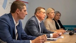 Мать ребенка-инвалида из Поронайска устроят на работу по поручению губернатора