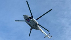 Около 300 рыбаков спасают сотрудники МЧС со льдины у берегов Сахалина