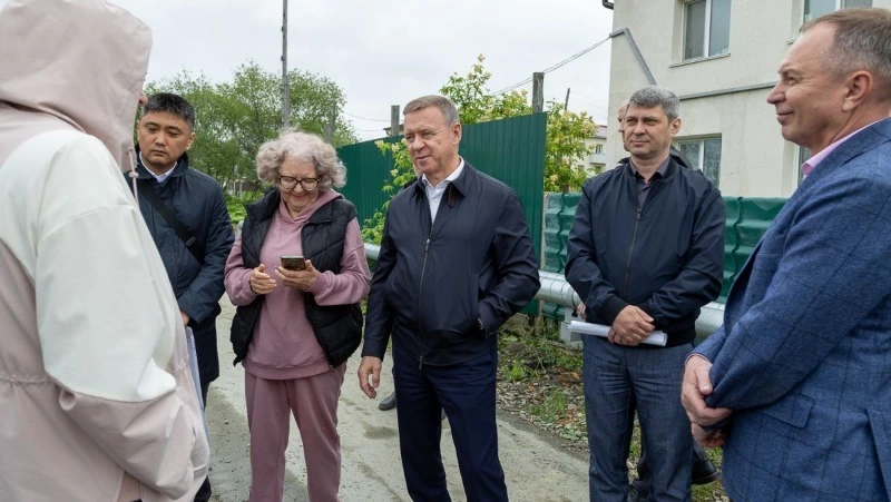 Глава Южно-Сахалинска проверил ход работ в переулке Отдаленном