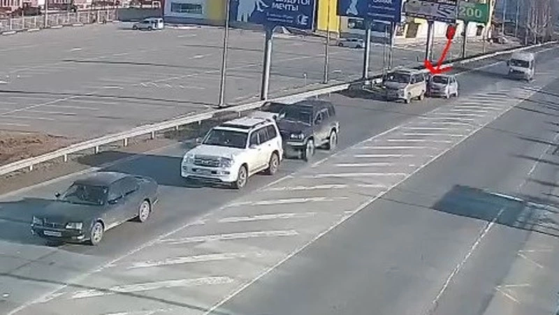 ДТП затруднило движение на проспекте Мира в Южно-Сахалинске