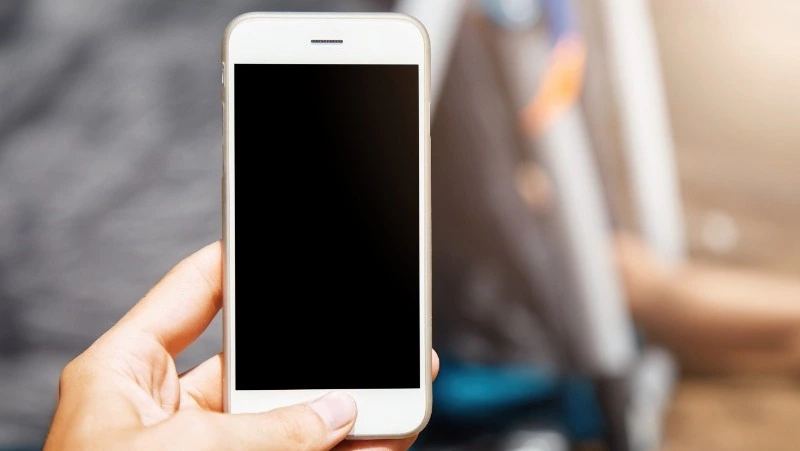 Житель Корсакова попал под суд за кражу выпавшего в автобусе смартфона