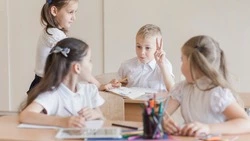 Оценку за поведение введут в 18 школах Сахалина и Курил с 1 сентября 2026 года