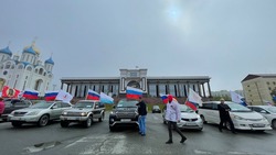 «Сила — в дружбе»: патриотический автопробег прошел в День России в Южно-Сахалинске