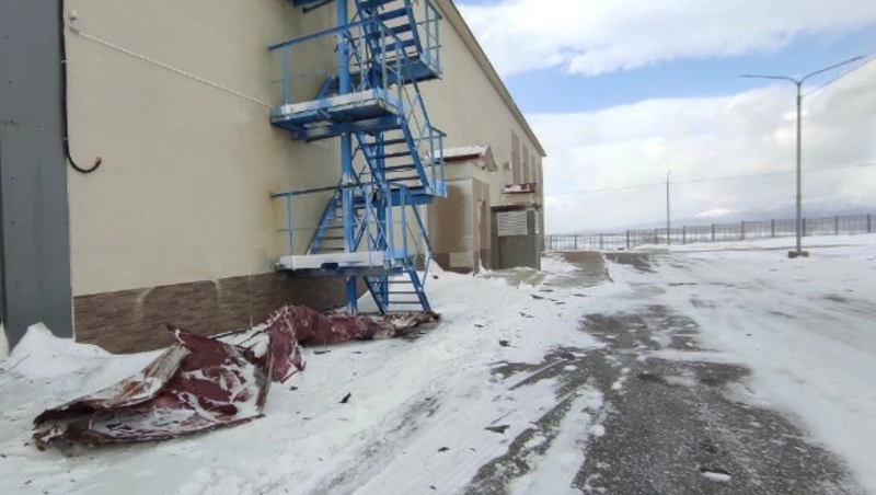 Валерий Лимаренко поручил правительству Сахалина следить за циклоном на Курилах