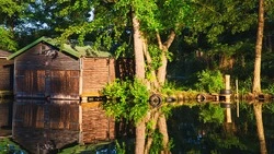 Прокуратура нашла 39 незаконно построенных коттеджей, гаражей и бань в Поронайске