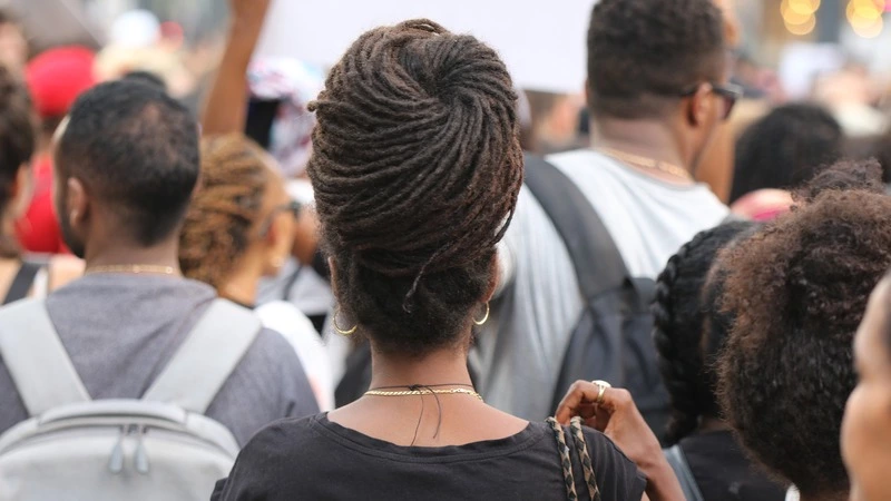 Дискриминация при трудоустройстве знакома почти половине сахалинцев. Причина — семья и дети