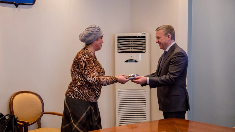 Многодетным южносахалинцам вручили ключи от квартир