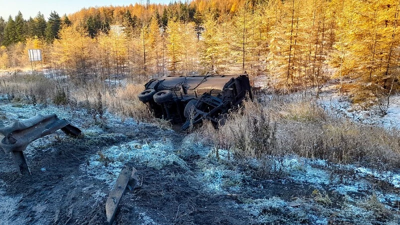 В Углегорском районе большегруз «обронил» прицеп с углем