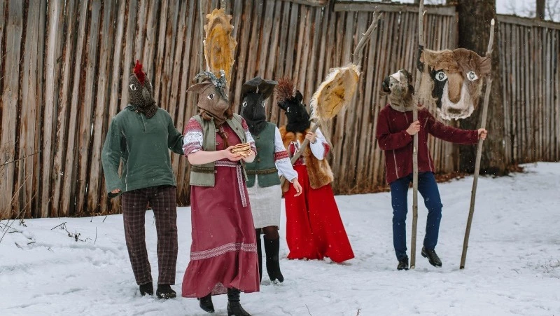 Колядки в 2025 году: когда, как к ним подготовиться