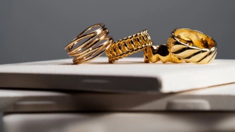 Житель Сахалина ответит в суде за кражу золота на полмиллиона у возлюбленной