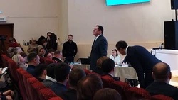 Валерий Лимаренко напомнил о 50% субсидии на ремонт подъездов на Сахалине