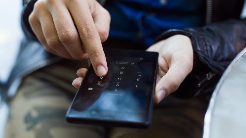 За кражу денег с карты 18-летний житель Южно-Сахалинска предстанет перед судом