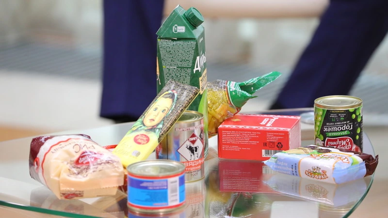 Сахалинским школьникам на время самоизоляции начали выдавать пайки с шоколадом