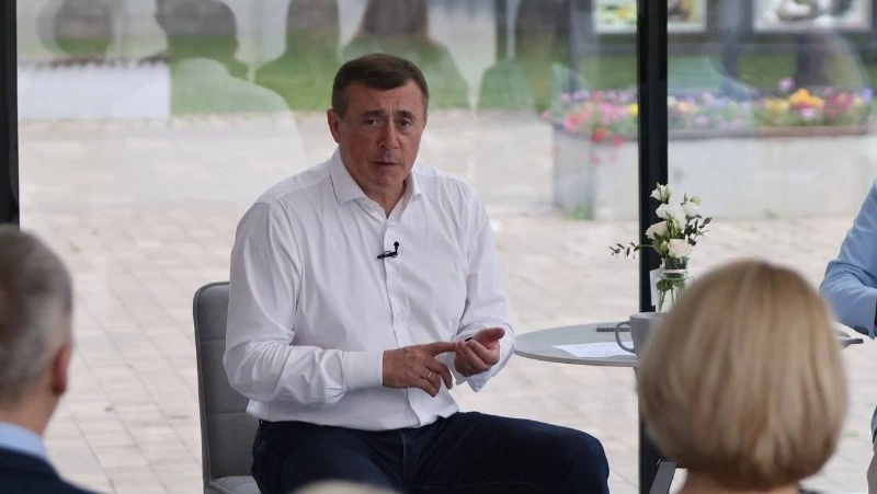 «Неудобства временны»: губернатор Лимаренко ответил на вопросы о ремонте дорог на Сахалине