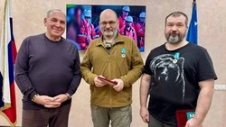 Участников СВО наградили медалью «Сахалинская область — фронту» в Москве 