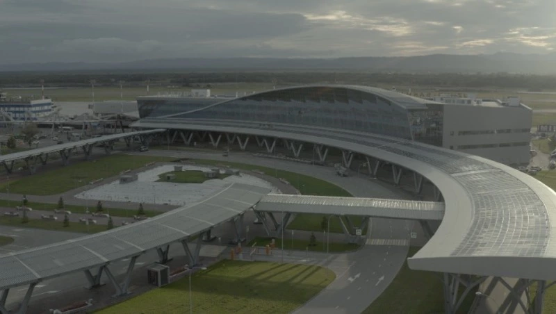 В аэропорту продолжают возводить взлетно-посадочную полосу - Центр внимания 24.10.23