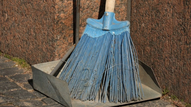 Сахалинца принудили к работам за неоплаченный штраф