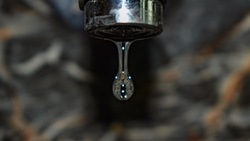 Холодную воду отключат в домах в Южно-Сахалинске днем 13 октября 