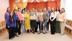 Депутаты «Единой России» поздравили воспитателей Холмска с Днем дошкольного работника 