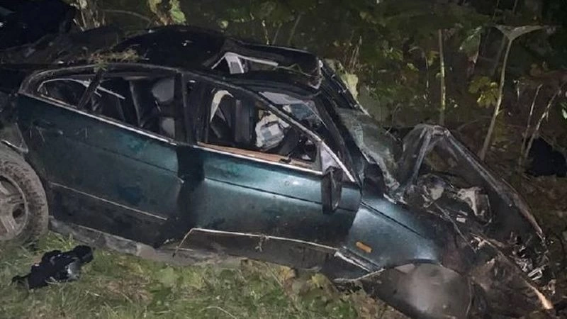 Пьяный водитель ВMW попал в реанимацию после ночного ДТП в Южно-Сахалинске