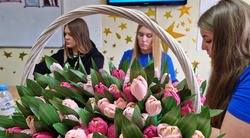Жители Невельского района изготовили сладкие букеты для жен и матерей участников СВО