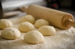 От булочек до чебуреков: пекарня в центре Сахалина будет продавать больше хлеба