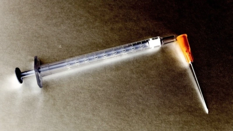 Наркоманы сделали притон с запрещенными веществами из квартиры в Южно-Сахалинске