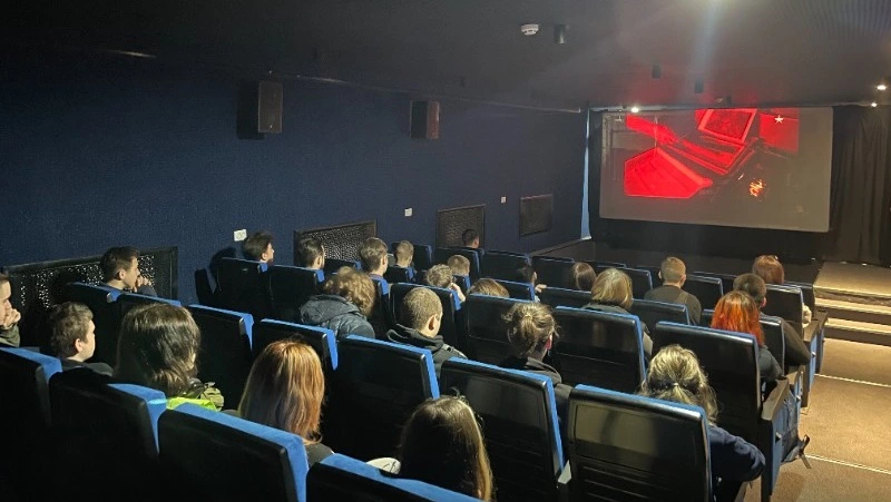 Документальный фильм о Юрии Гагарине показали донецким студентам при поддержке Сахалина