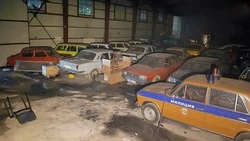 Более 50 единиц техники спасли при пожаре на складе в Корсакове