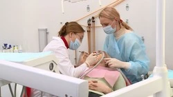 Стоматологи приехали к жителям села Огоньки на особенном КамАЗе