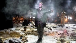 Фанат своего дела: артист Чехов-центра Виктор Крахмалев — о трудностях, мечтах и секретах успеха