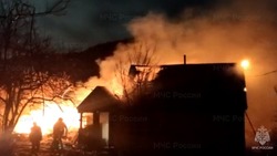 Частная баня загорелась в Южно-Сахалинске вечером 24 июня