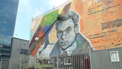 «Может, это и к лучшему»: жители Южно-Сахалинска оценили смену муралов на зданиях