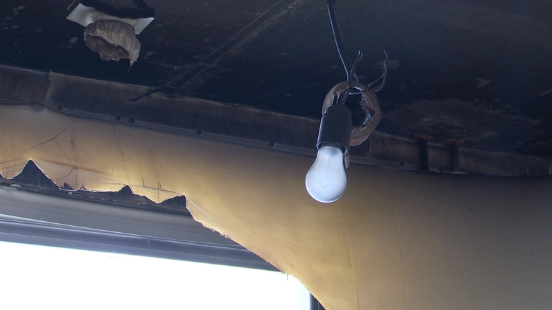 На Сахалине мать погибших при пожаре детей оказалась под стражей