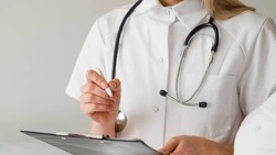 SuperJob.ru: зарплата частного терапевта в России выросла до 300 тысяч рублей