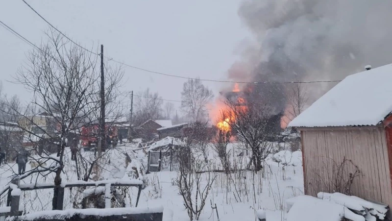 Пожарные потушили чердак бани в Корсаковском районе 20 марта