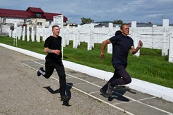 Спорт за колючей проволокой собрал заключенных интерната в Южно-Сахалинске