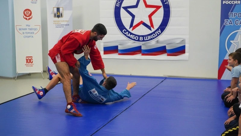 В школе села Дачного открыли зал для занятий самбо