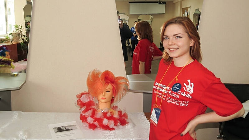 Сахалинские портные на WorldSkills пошьют жакет и платье за 17 часов