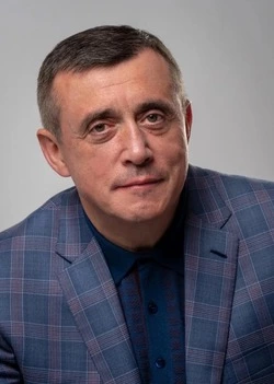 «Наша молодежь — будущее региона и всей страны»: топ ярких цитат губернатора Валерия Лимаренко