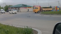 Автобусы и грузовики оторвали «лежачих полицейских» на кольце в Южно-Сахалинске