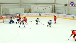 Игроки команды «Кристалл» с Сахалина стали лидерами первенства Москвы по хоккею