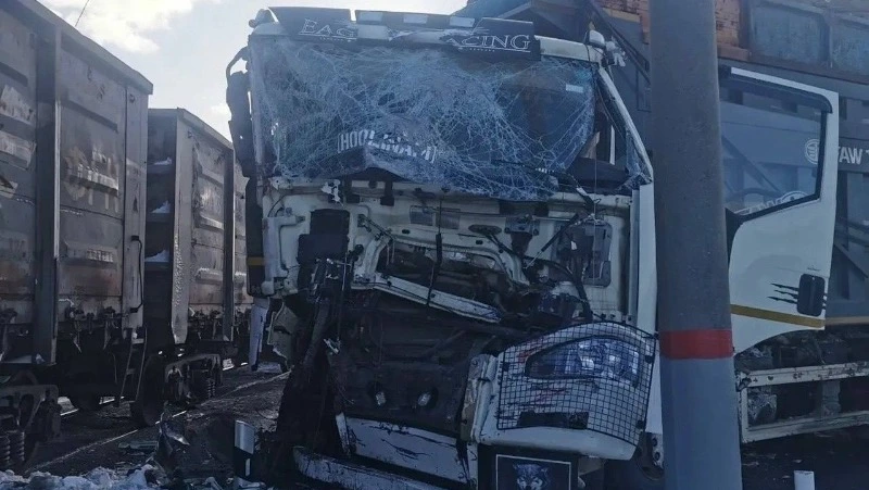 Сахалинских водителей призвали соблюдать осторожность при пересечении железнодорожных переездов