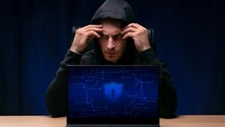 Аферисты в 2024 году выкрали больше 603 млн рублей дистанционно у жителей Сахалина и Курил