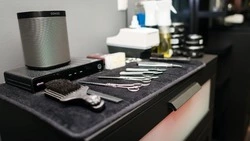 Лунный календарь на ноябрь 2023: благоприятные дни для стрижки волос