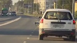 Сахалинский автомобилист уехал с заправки с «пистолетом» в баке